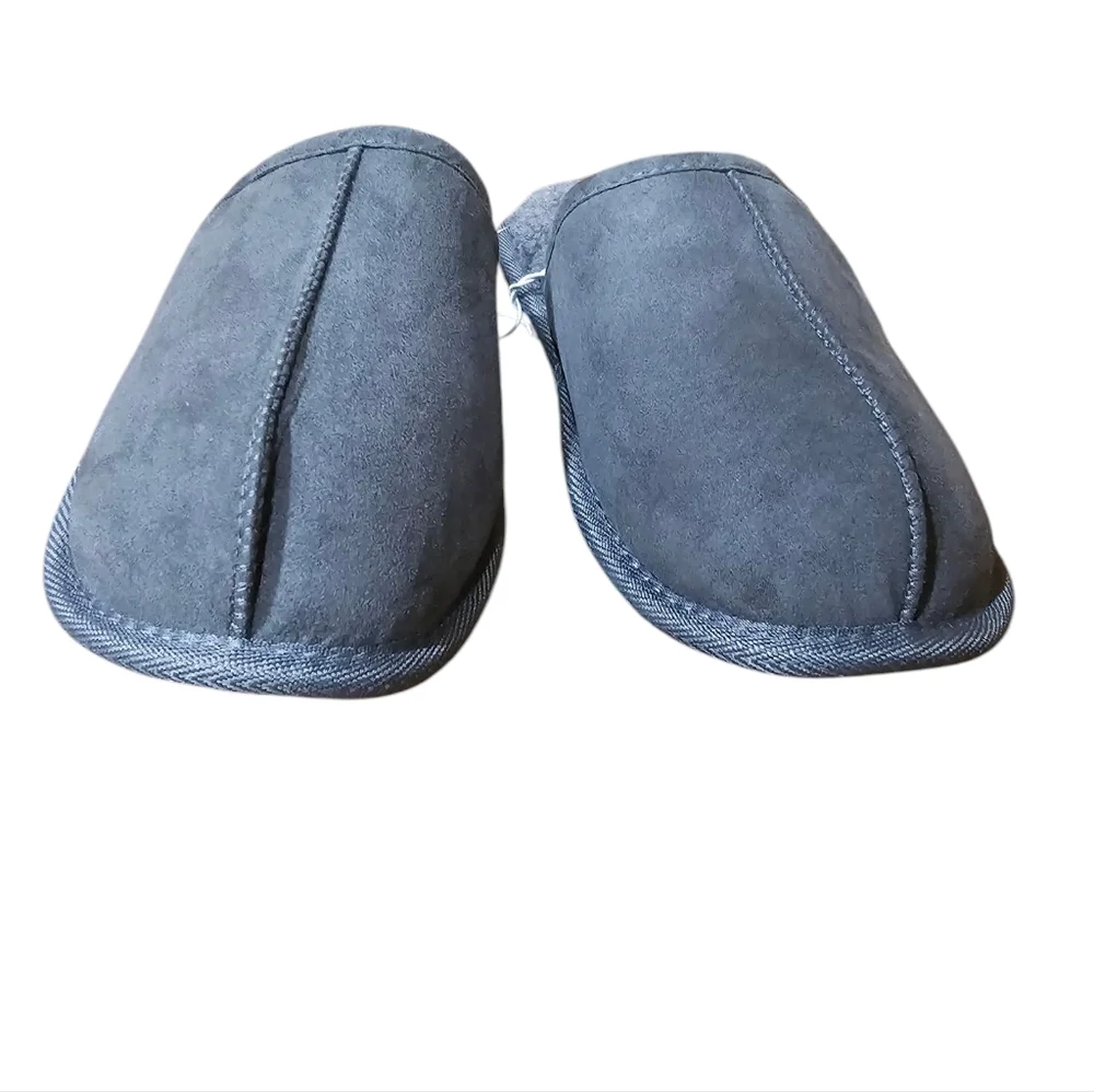 NWOT Boys Cozy Gray Slippers‎ Size 2/3